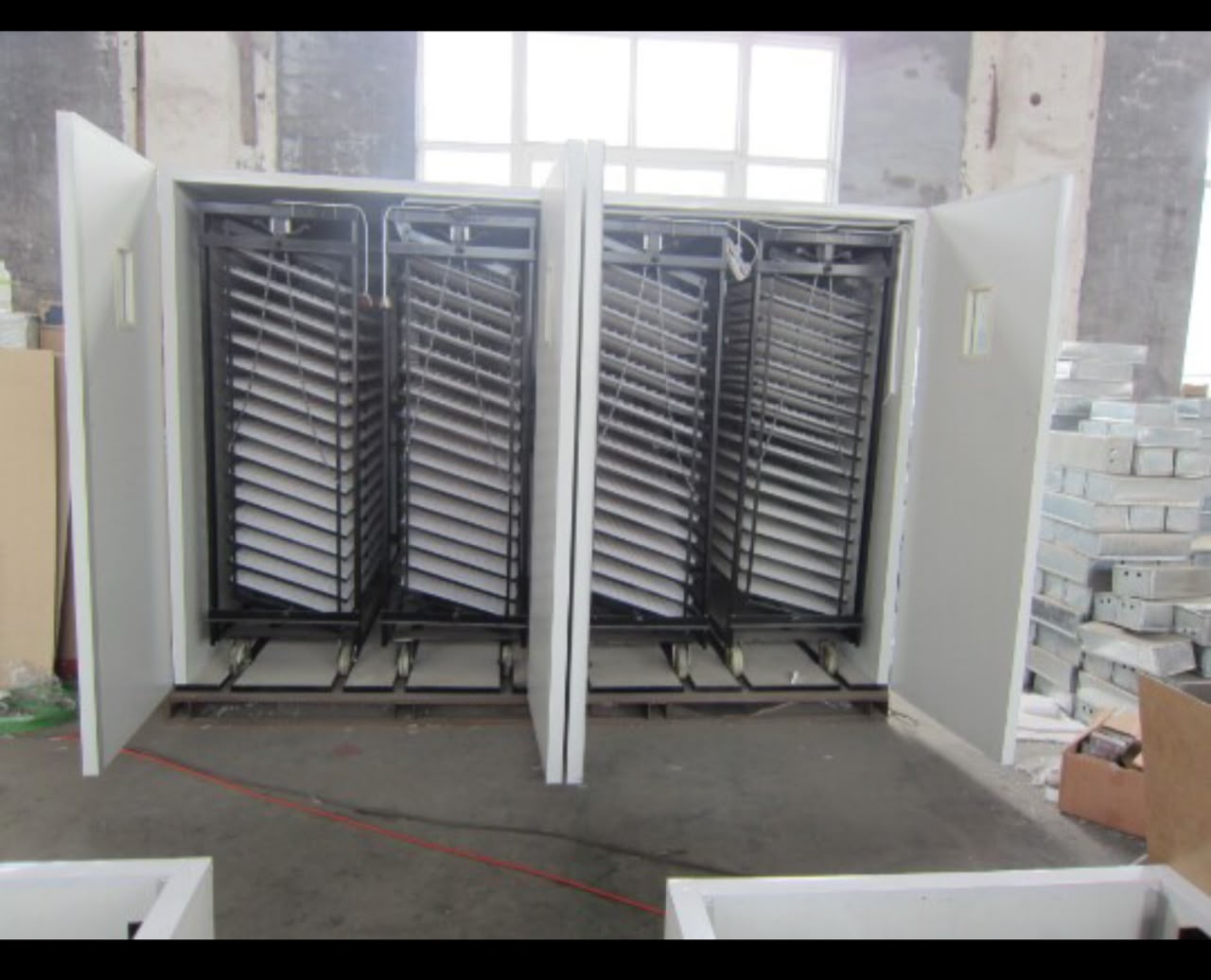Hatcher cabinets with stacked trays
